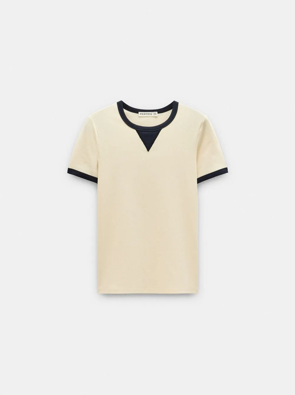 T-shirt with contrasting details