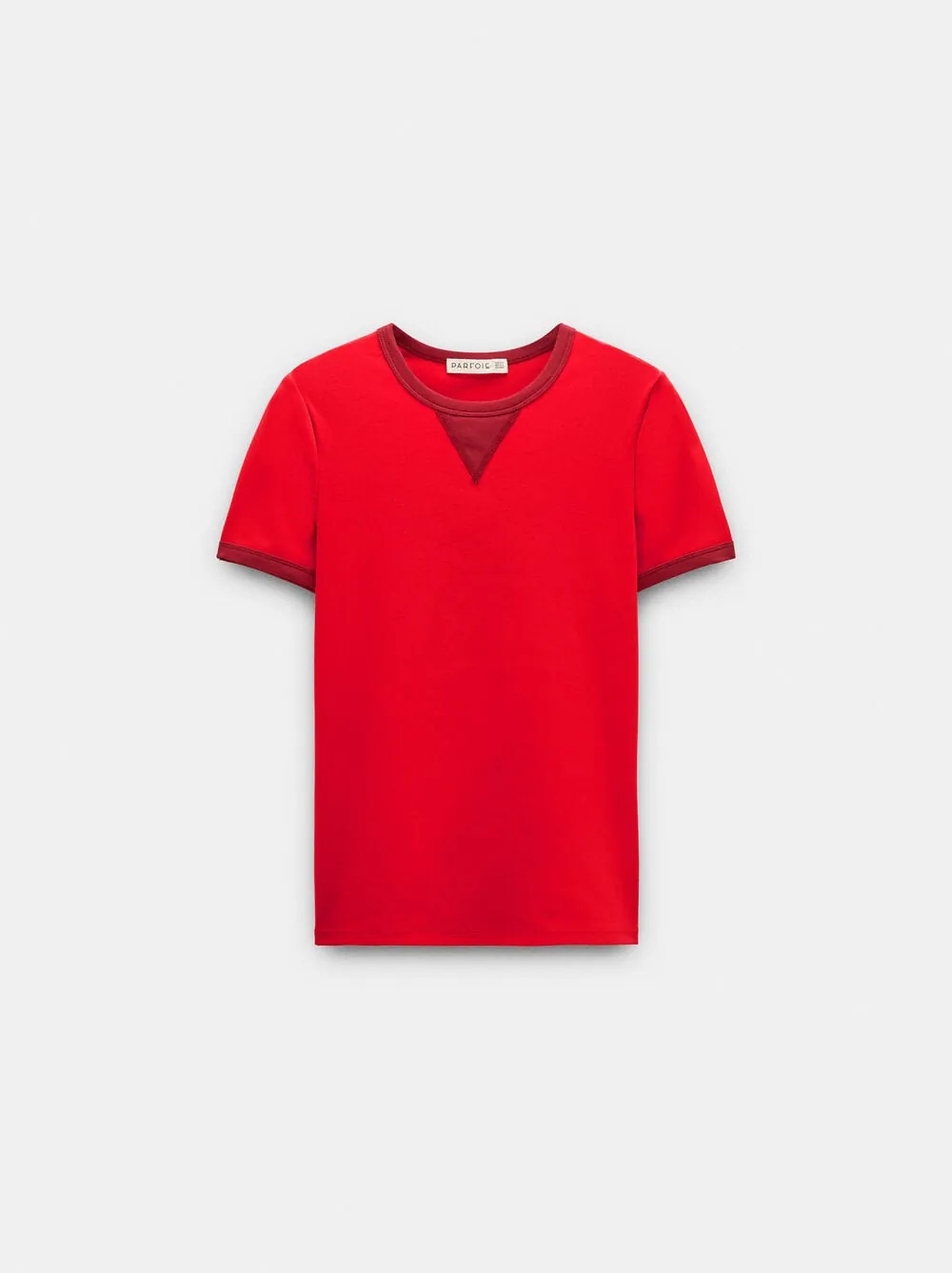T-shirt with contrasting details