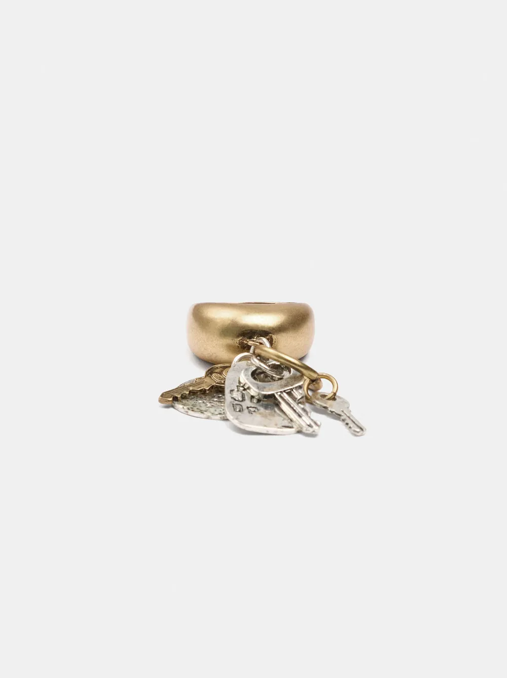 Bicolor ring with charms
