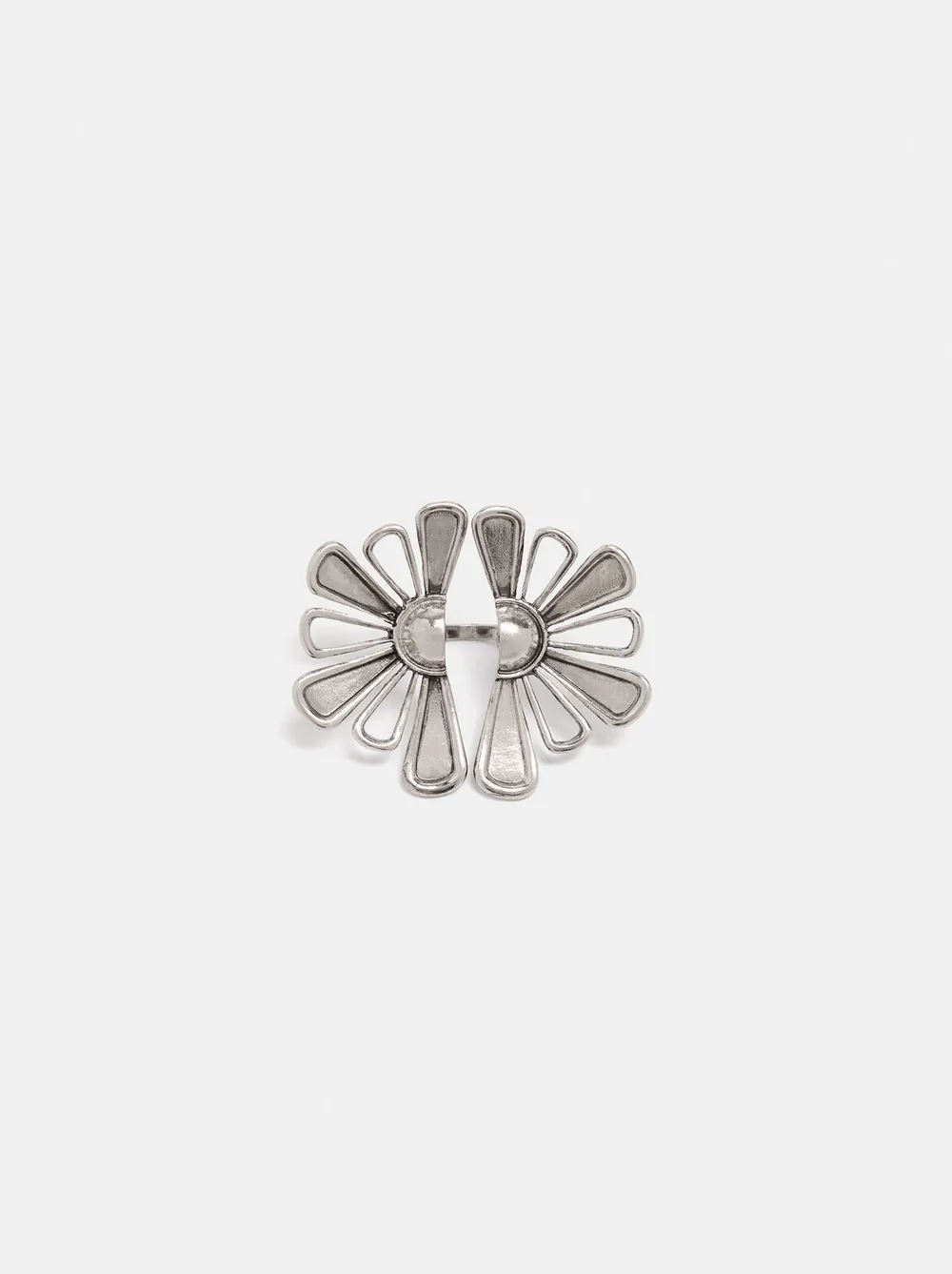 Double half-flower ring