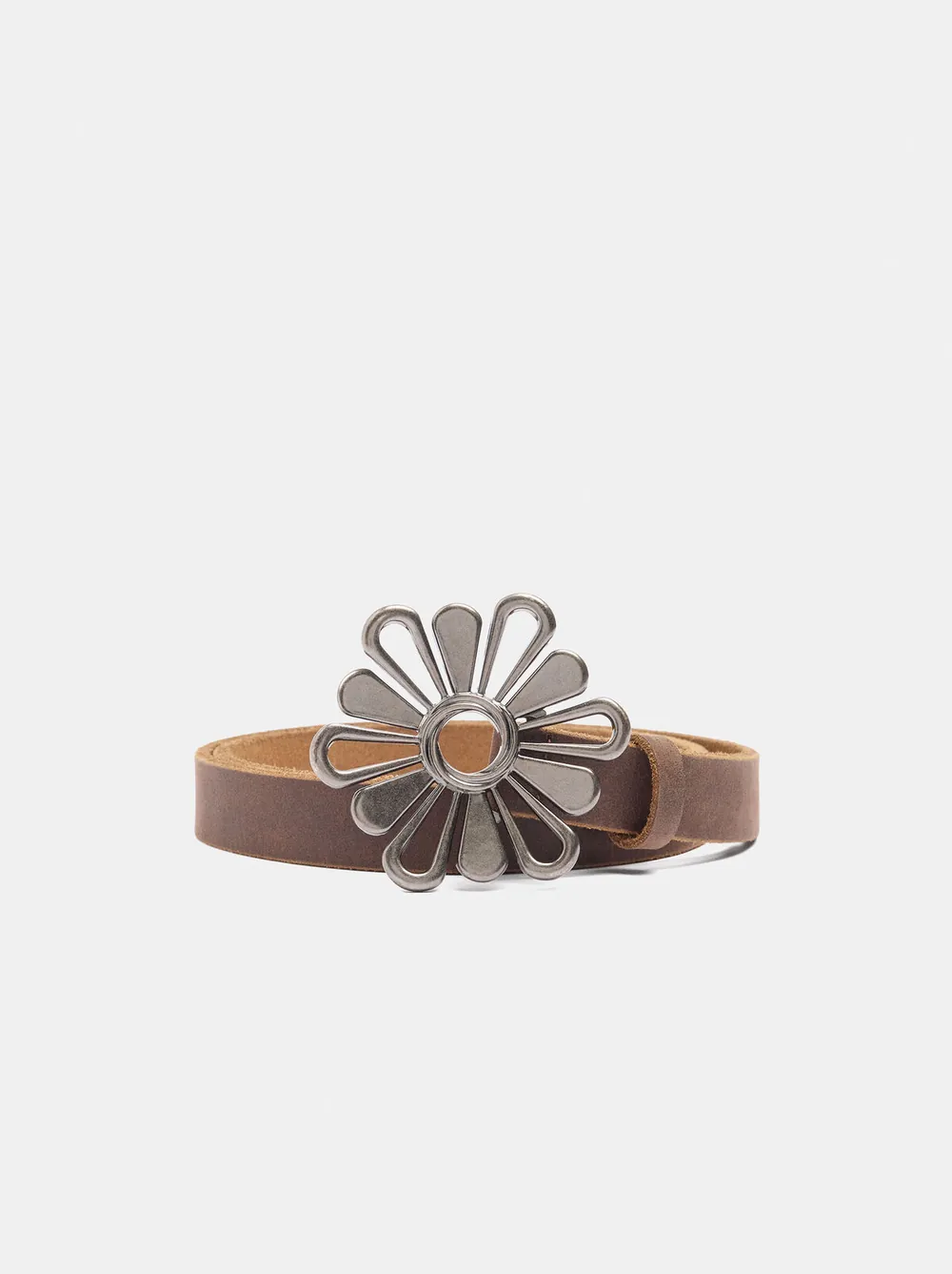 Belt with leather details and flower buckle